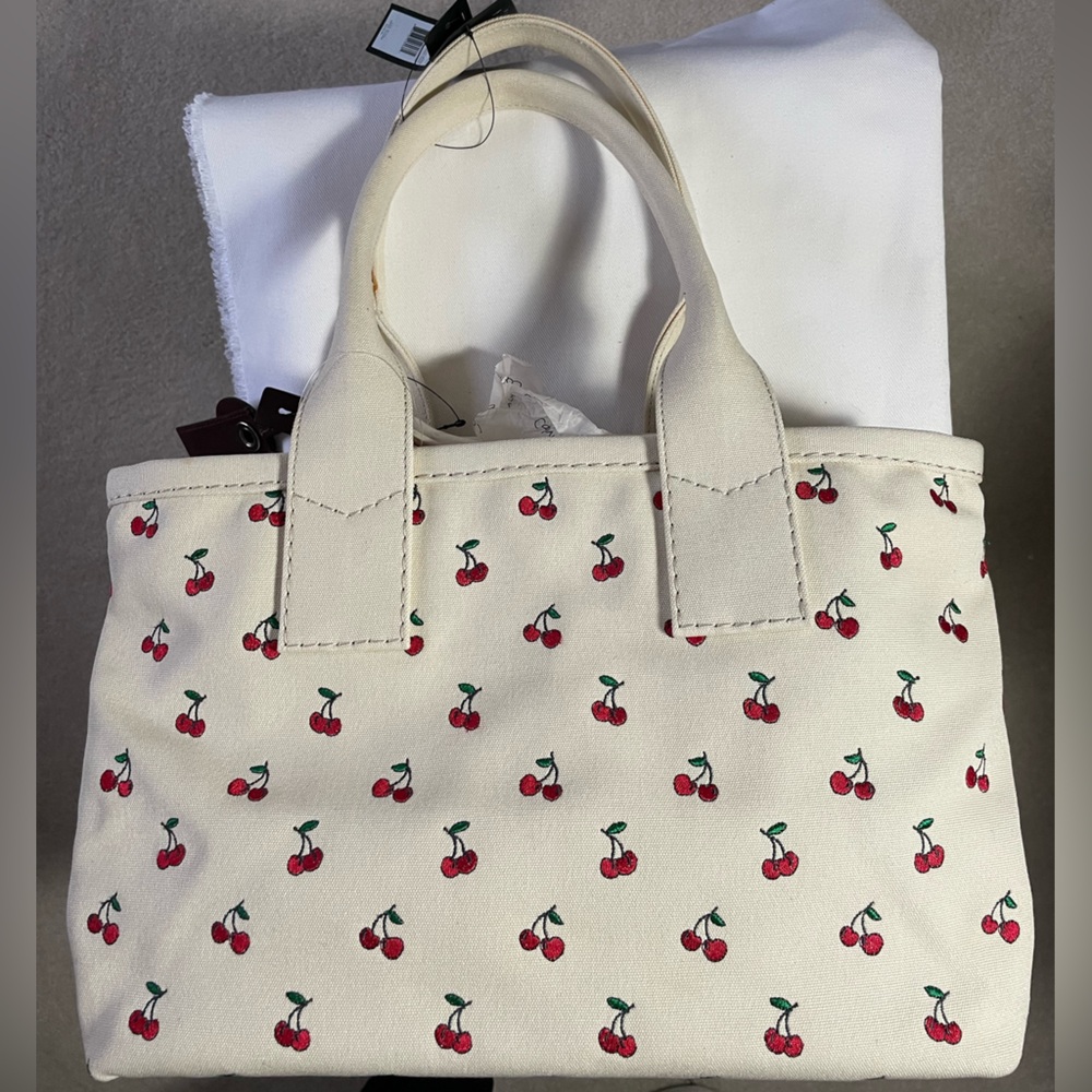 NWT   MARC BY MARC JACOBS   CHERRY TOTE   CANVAS